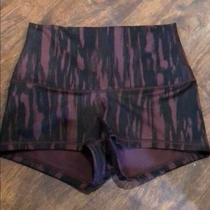 Lululemon high-waisted boogie short